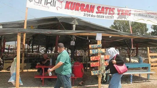 KURBANLIKLARIN ÇOĞU BAYRAMIN 1. GÜNÜ SATILDI