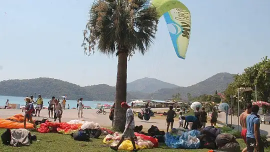 BAYRAMDA BABADAĞ'DAN ATLAYAN ATLAYANA