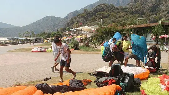 BAYRAMDA BABADAĞ'DAN ATLAYAN ATLAYANA