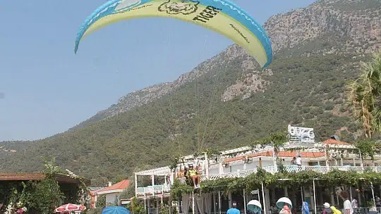 BAYRAMDA BABADAĞ'DAN ATLAYAN ATLAYANA