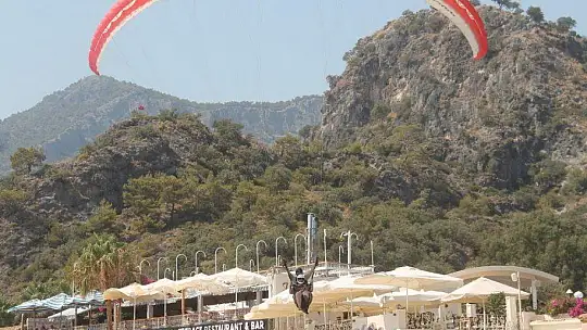 BAYRAMDA BABADAĞ'DAN ATLAYAN ATLAYANA