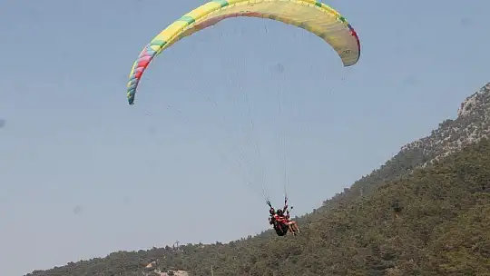 BAYRAMDA BABADAĞ'DAN ATLAYAN ATLAYANA