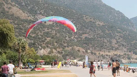 BAYRAMDA BABADAĞ'DAN ATLAYAN ATLAYANA