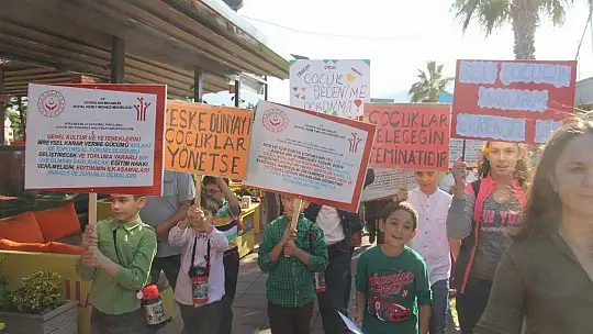 'Çocuklar Geleceğin Teminatıdır'