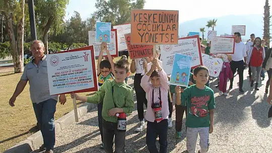 'Çocuklar Geleceğin Teminatıdır'