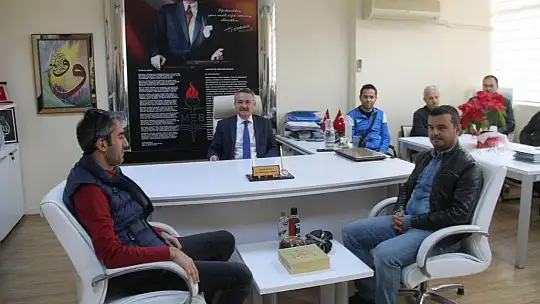 Öğretmenlere Teşekkür Belgesi Takdim Edildi