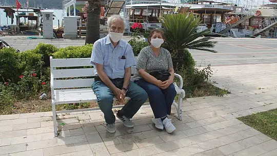 Fethiye'de yaşlılar bir kez daha sokağa çıktı