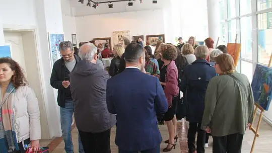 Karma Resim Sergisi Göz Kamaştırdı