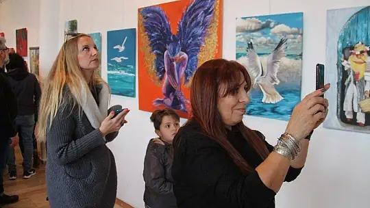 Karma Resim Sergisi Göz Kamaştırdı