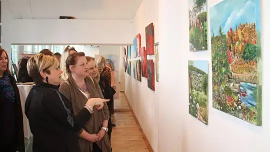 Karma Resim Sergisi Göz Kamaştırdı