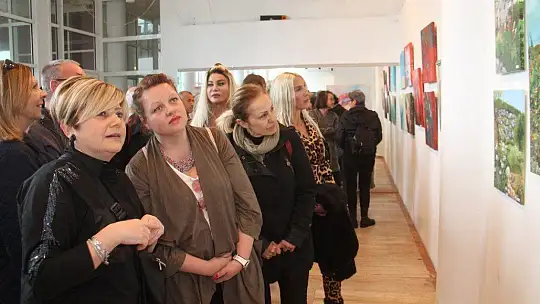 Karma Resim Sergisi Göz Kamaştırdı