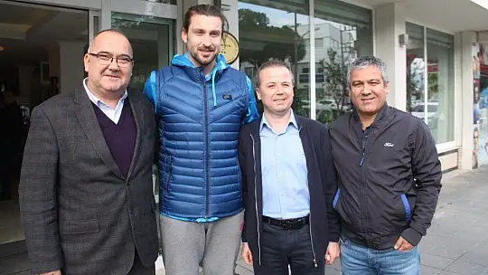 Final Gençlik maçı öncesi moral kahvaltısı