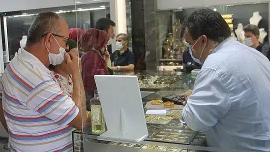 ALTIN REKOR ÜSTÜNE REKOR KIRIYOR