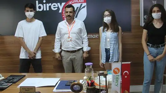 Başarılı Öğrenciler Ödüllendirildi