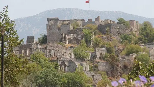 Kayaköy kiliselerinin açılması isteniyor