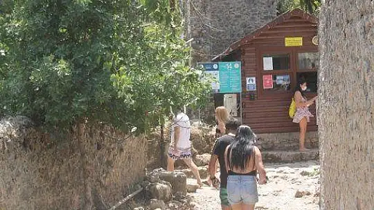 Kayaköy kiliselerinin açılması isteniyor