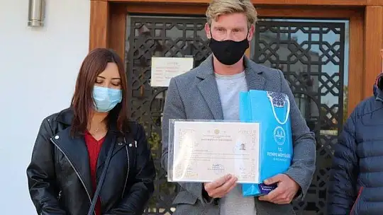 İngiliz Sam Aleksander müslüman olup Sami adını aldı