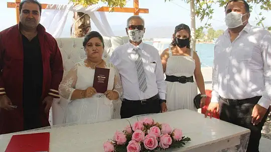 GÖRME ENGELLİ ÇİFT GÖNÜLLERİNİ BİRLEŞTİRDİ 