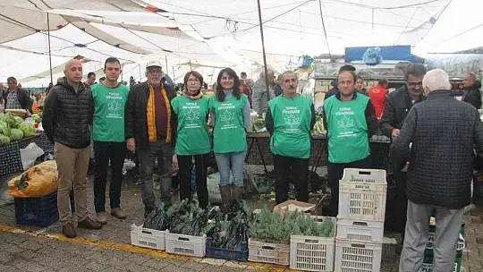 Öğretmenler Günü dolayısıyla fidan dağıttılar