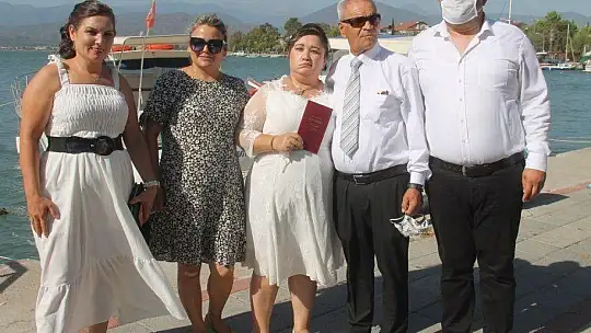 GÖRME ENGELLİ ÇİFT GÖNÜLLERİNİ BİRLEŞTİRDİ 