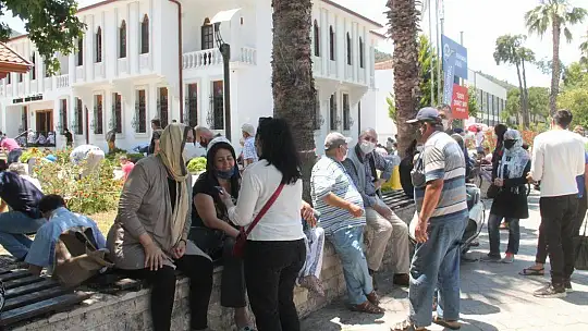 Son yolculuğuna dualarla uğurlandı