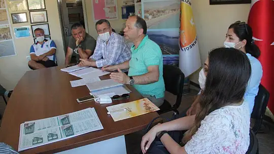 ÇALIŞ PLAJINDAKİ TURİZMCİLERE COVİD-19 BİLGİLENDİRİLMESİ