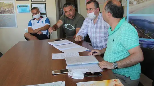 ÇALIŞ PLAJINDAKİ TURİZMCİLERE COVİD-19 BİLGİLENDİRİLMESİ