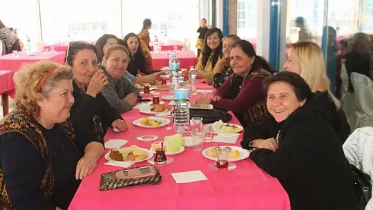 Altı Nokta'dan şehitlerimize saygı