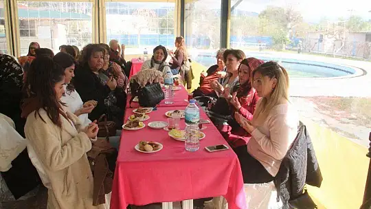 Altı Nokta'dan şehitlerimize saygı