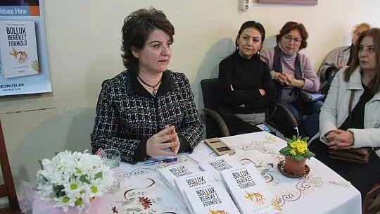 Kitap imza gününe yoğun katılım oldu