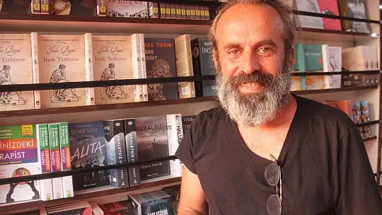 Edebiyat Otobüsü'nün ilk durağı Fethiye