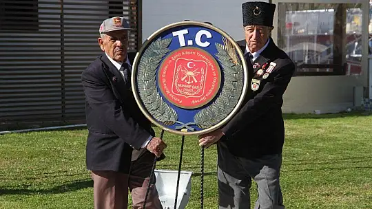 Sadece çelenk sunma töreni gerçekleştirildi