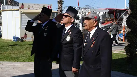 Sadece çelenk sunma töreni gerçekleştirildi