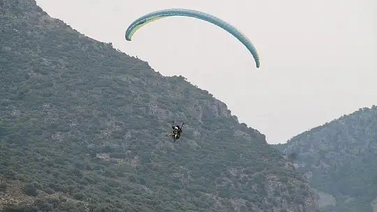 YAMAÇ PARAŞÜTÜNDE İLK MÜŞTERİLER ÇİNLİ