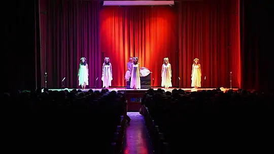 'Şirin' Ayakta Alkışlandı