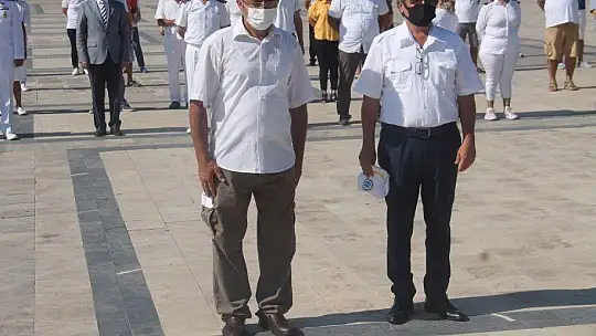 Fethiye'de çelenk sunma töreni yapıldı