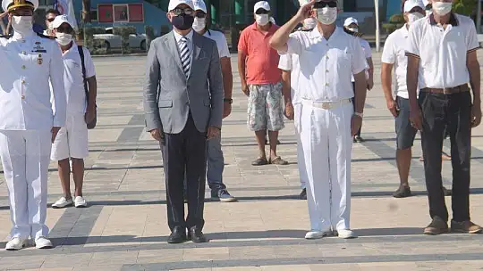 Fethiye'de çelenk sunma töreni yapıldı