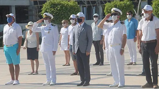 Fethiye'de çelenk sunma töreni yapıldı