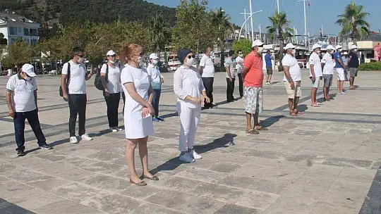 Fethiye'de çelenk sunma töreni yapıldı