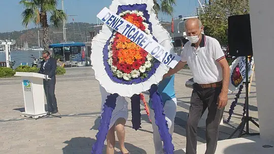 Fethiye'de çelenk sunma töreni yapıldı