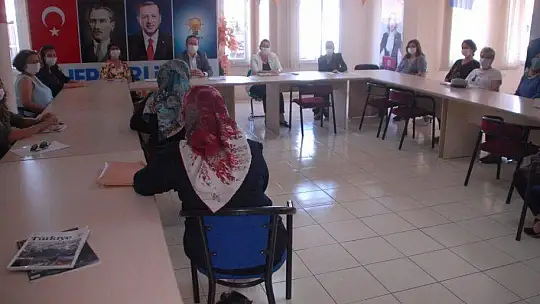 Öztürk kadın kolları ile toplantı yaptı