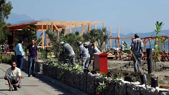Karaot Halk Plajı'nda yoğun mesai