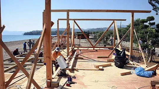 Karaot Halk Plajı'nda yoğun mesai
