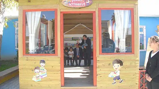 Kaymakam Şahiner Miniklere Kitap Okudu 