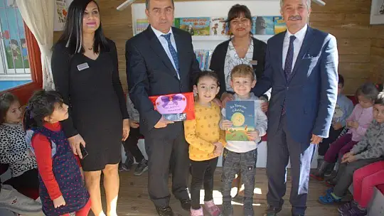 Kaymakam Şahiner Miniklere Kitap Okudu 