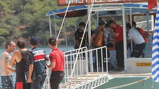 KAYALARDAN DENİZE DÜŞEN TATİLCİ HASTANEYE YETİŞTİRİLDİ