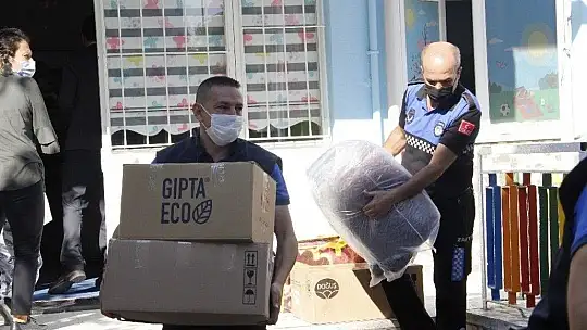 Kendileri küçük yürekleri büyük