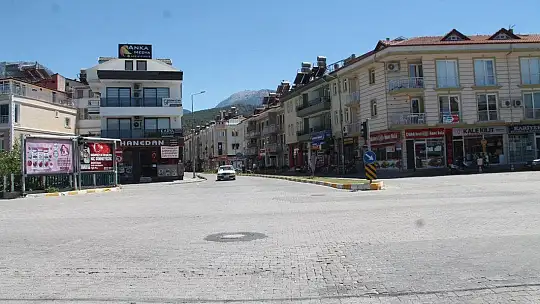 Sokağa Çıkma Kısıtlamasında İlk Gün