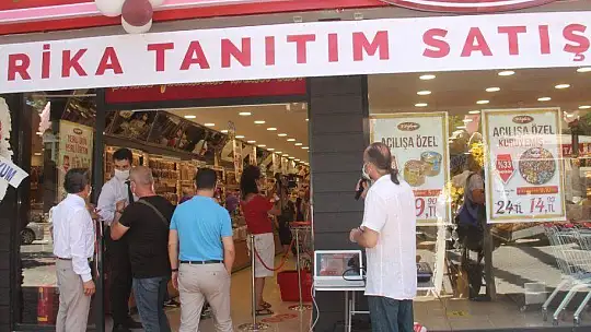 TUĞBA KURUYEMİŞ 90. MAĞAZASINI FETHİYE'DE AÇTI