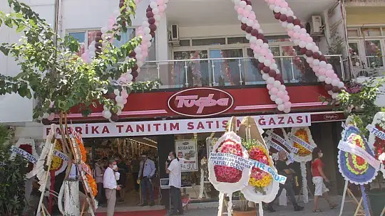 TUĞBA KURUYEMİŞ 90. MAĞAZASINI FETHİYE'DE AÇTI
